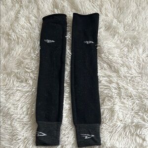 DeFeet Black and Gray Merino Arm Sleeves / warmers for sport or fashion